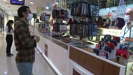 Şanlıurfa'da AVM'ler kapılarını açtı