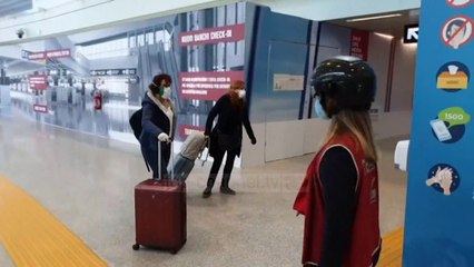 Top News - Aeroporti i Romës/ Helmeta ‘smart’ për temperature - Pa koment