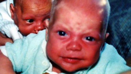 Rơi nước mắt với món quà cưới từ em trai song sinh bị bại liệt