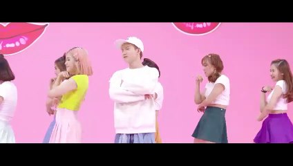 Phát sốt với cách dưỡng môi bằng vũ điệu có một không hai