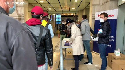 Свобода, но только в маске: Франция отменила карантин