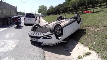 BAŞAKŞEHİR TEM OTOYOLU'NDA 'MAKAS' KAZASI