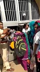 जेल जाती नर्सेस - nurses entering into jail raipur chhattisgarh