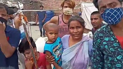 जयपुर में भूख से परेशान मजदूर सड़कों पर उतरे, पुलिस ने किया लाठीचार्ज