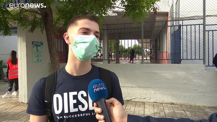 Греческие школы вновь открыли свои двери