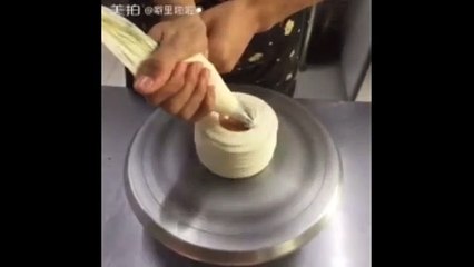 Hướng dẫn trang trí bánh Ga-tô với hình con ngựa đáng yêu