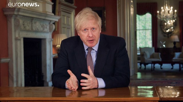 Governo britânico impõe quarentena a quem chega do estrangeiro