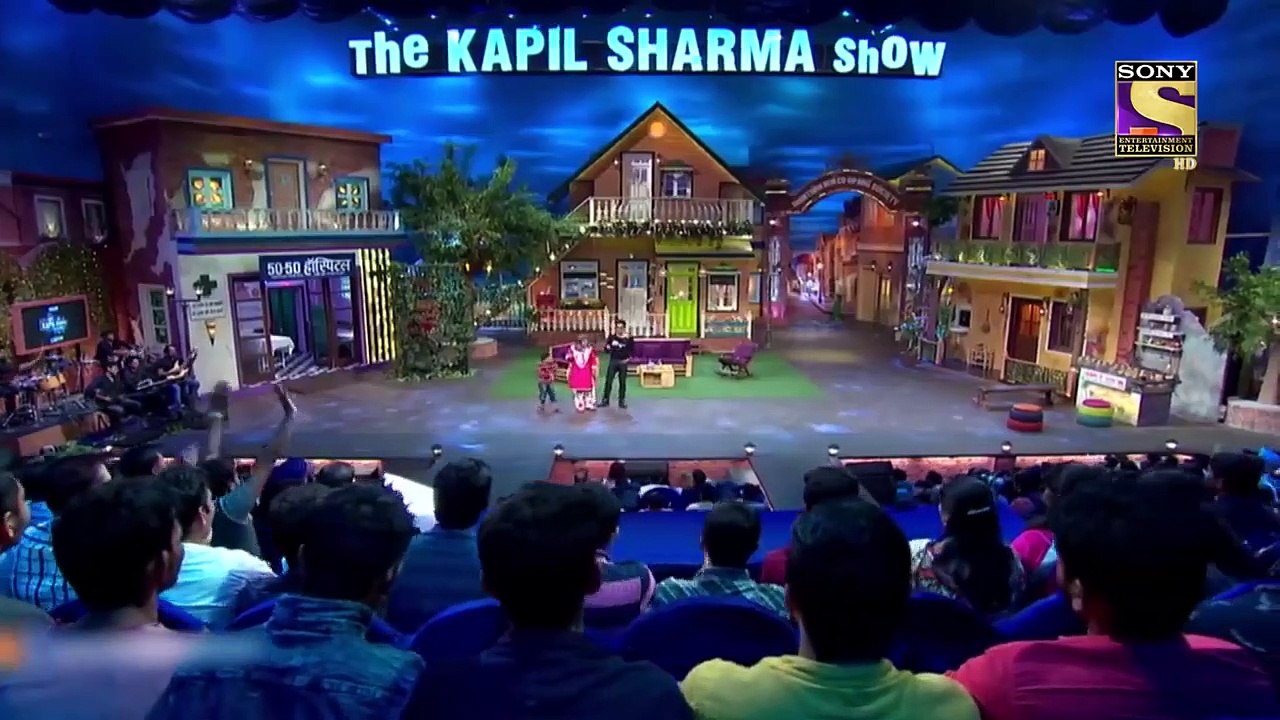 खजूर_ने_पूछा_चाय_मे_पत्ती_डालूं_या_बारूद_|_The_Kapil_Sharma_Show_|_Chota_Recharge_-_Khajur(720p)