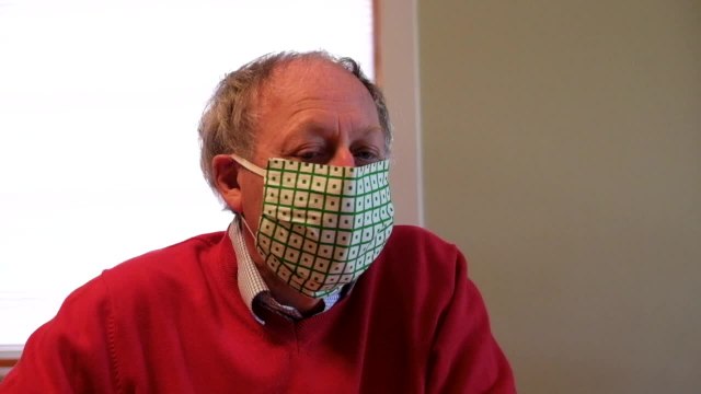 Le docteur Gala teste, pour Sudpresse, les masques de protection (2)