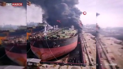 Endonezya'da petrol tankerinde patlama: 22 yaralı