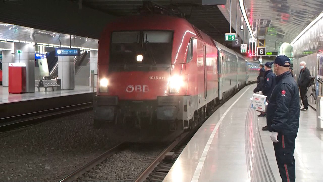 Sonderzug mit Pflegerinnen aus Rumänien angekommen