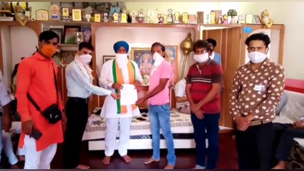 पूर्व विधायक को फोटोग्राफर संगठन ने अपनी मांगों को लेकर दिया ज्ञापन