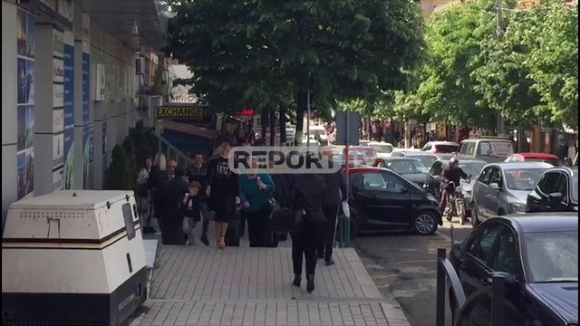 Në Lezhë rikthehet normaliteti pas më shumë se dy mujash, qytetarët nuk respektojnë masat e sigurisë