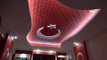 Şehit Teğmen Sinan Bilir'in anısı Türk bayrakları ile süslenen odasında yaşatılıyor