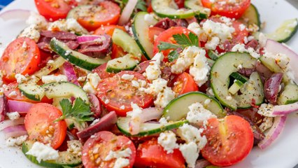 Here's How To Make The Best Greek Salad In 15 Minutes