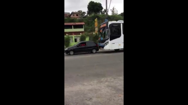 Ce conducteur n'aurait pas du chercher le chauffeur du bus