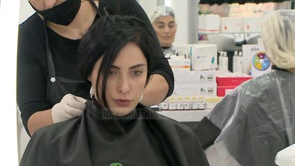 U hapën parukeritë/ Në radhë për shërbimet e munguara prej disa javësh