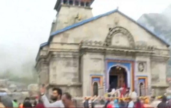 Despite Hostile Weather, Devotees Gather In Kedarnath To Offer Prayers