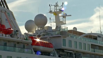 Uruguai permite que tripulação de navio desembarque