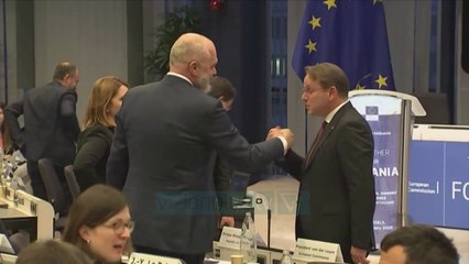 Takim me donatoret e rindertimit - News, Lajme - Vizion Plus