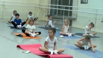 Sophia, Isabella e Alice Aula de Ballet - Aula 5 - Coreografia. Alongamento