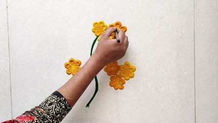 Easy , Small and Beautiful  Rangoli design जो आप भी बना लेंगे |Easy and Creative Flower Kolam