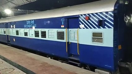 झाँसी प्रवासी मजदूरों के लिए चली स्पेशल ट्रेन