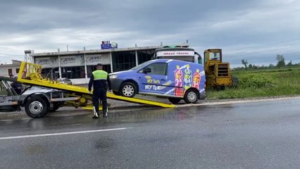 Video herunterladen: Aksident në Lezhë-Milot, një 60-vjeçar në gjendje të rëndë transportohet drejt Tiranës