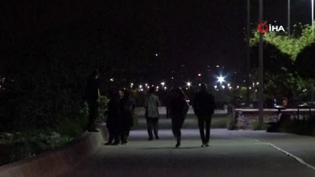 Sahiller doldu taştı, sosyal mesafe kuralı unutuldu