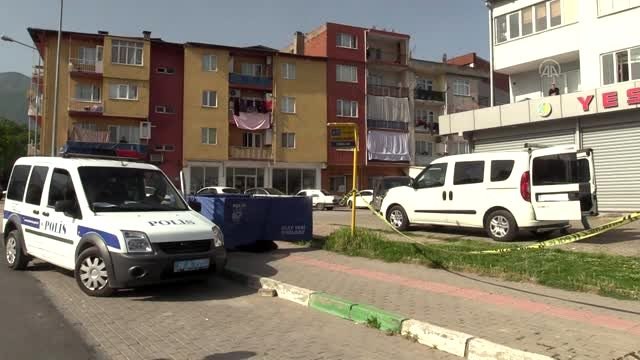 Bir kişi caddede ölü bulundu - BURSA