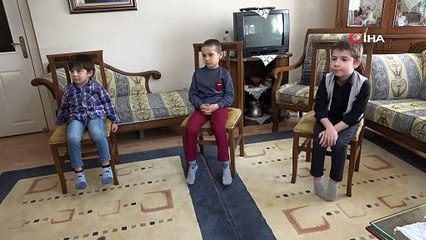 İlkokul öğrencisinden Fahrettin Koca taklidi; arkadaşları da muhabir oldu