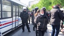 Fransa’da “Sarı Yelekliler” Polis Engeline Takıldı