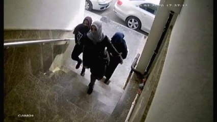 Üsküdar'da evden hırsızlık yapan kadın şüpheliler kamerada