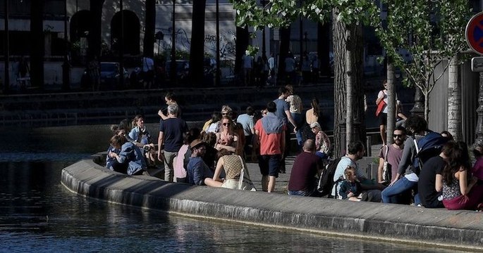 Déconfinement : l'alcool interdit sur les berges de Paris après la prise d'assaut du canal Saint-Martin