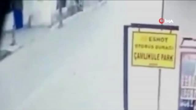 Otomobilin çarpıp kaçtığı polis ağır yaralandı...Kaza anları kamerada