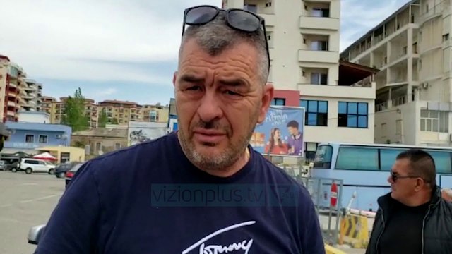 Vijojne protestat per pagat - News, Lajme - Vizion Plus