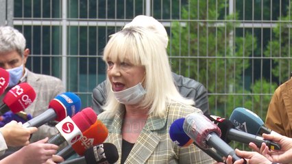Artistët padisin në SPAK, Veliajn dhe Maznikun - News, Lajme - Vizion Plus