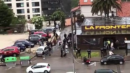 Santander: la policía clausura un bar con 100 clientes bebiendo en su interior