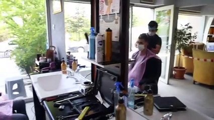 Sincan'da kuaför, berber ve güzellik salonları 50 gün sonra ilk kez kapılarını açtı
