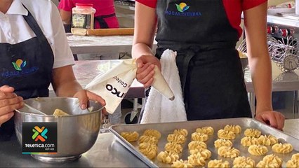 tn7-jovenes-venden-galletas-para-subsistir-120520
