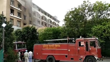 इंदौर के प्रेसिडेंट पार्क में लगी आग, इलाके में मचा हड़कंप