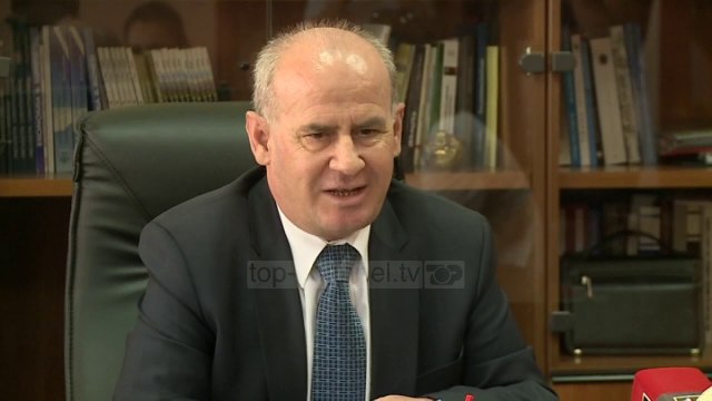 Top News - Koni shkarkon 7 pedagogë/ Anëtarë të komisionit të zgjedhjeve