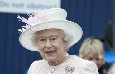 Rainha Elizabeth quer voltar ao trabalho