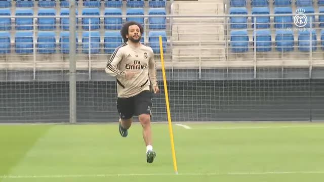 Los jugadores del Real Madrid cuidan el trato con el balón