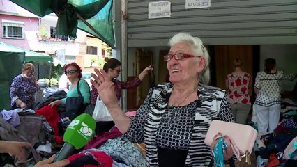 Distancimi nuk respektohet/ Në tregun e veshjeve të përdororura shkelet rregulli