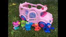 PINK SCHOOL BUS Ride to CUPCAKE Shop with Seseme Street Toys-