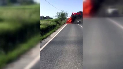 ARNAVUTKÖY'DE SERVİS MİNİBÜSÜ ALEV ALEV YANDI