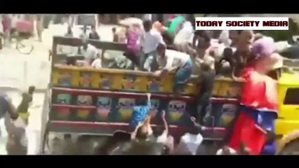 করোনা নয় মানুষ মারা যাবে খিধার জ্বালায় | সিলেটের ট্রাকভর্তি ভিজিএফ'র চাল গোডাউনে নেয়ার পথে লুট