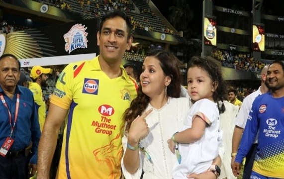 Nation View: MS Dhoni's wife Sakshi Dhoni alleges threat to life, applies for gun licence