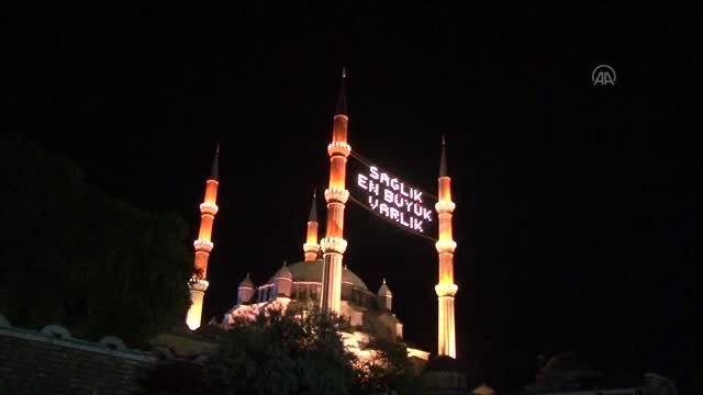 Selimiye'deki Kadir Gecesi programı sosyal medyadan canlı yayınlandı